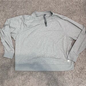 Vuori Heathered Gray Crewneck Top